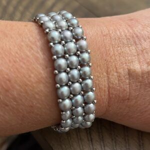 Beautiful Grey Triple Pearl stretchy bracelet and matching ring